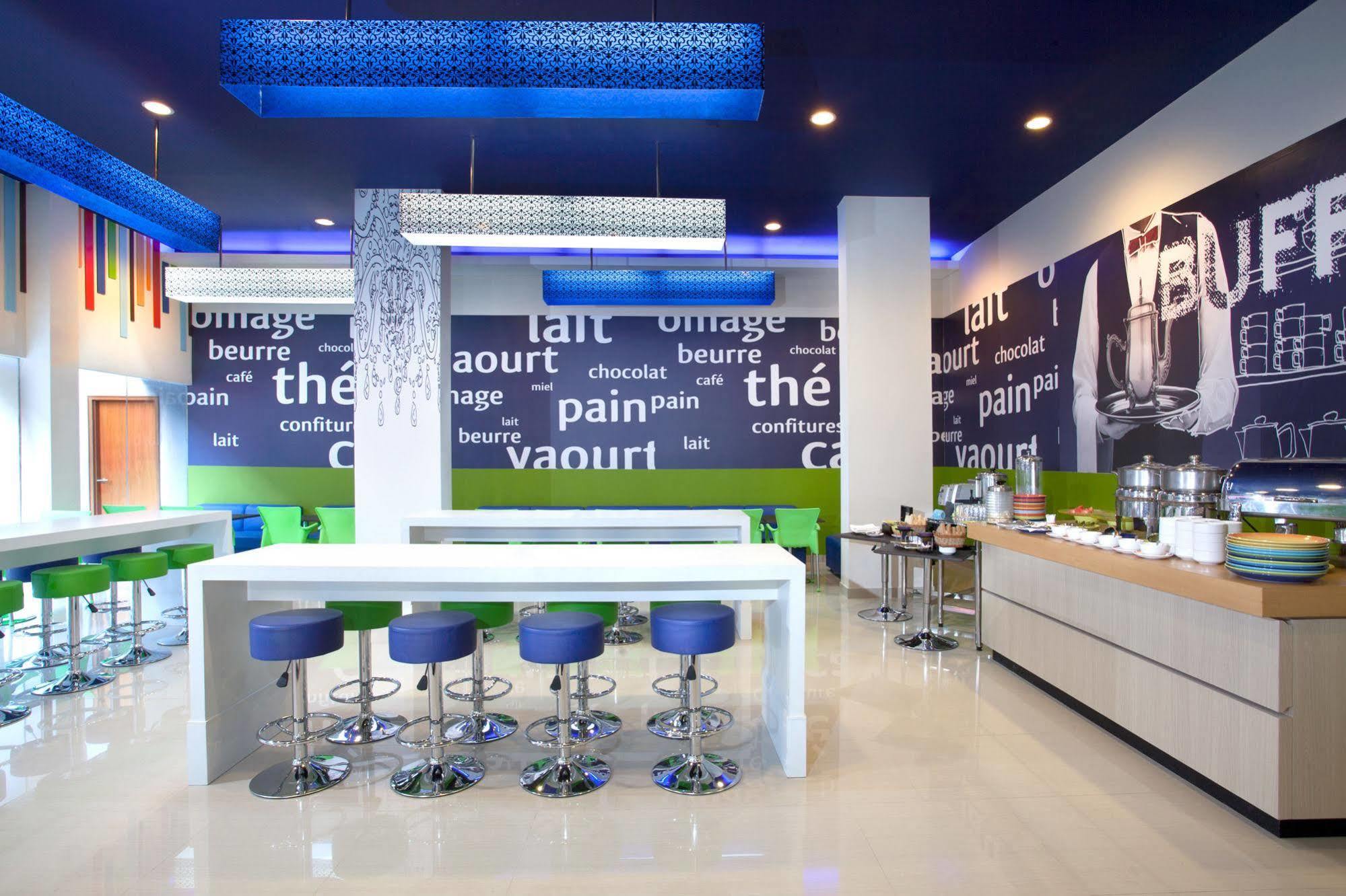Ibis Budget Semarang Tendean Exterior photo